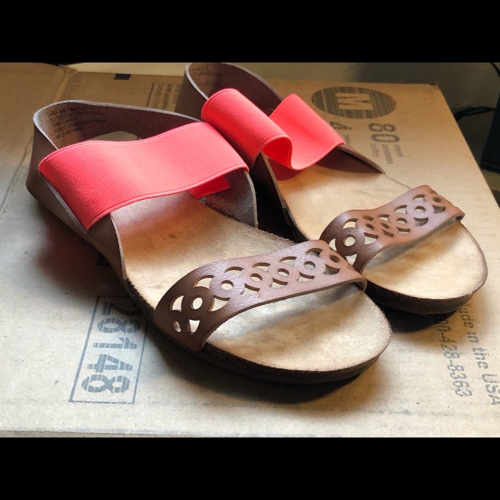 R2 Lara Women’s orange Brown Mary Jan Sandals Size 8M